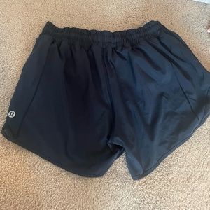 Lululemon Low-Rise Hotty Hot Shorts, True Navy Size 6 4 Inch